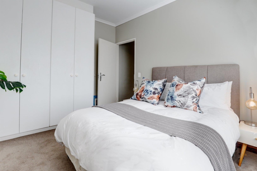 5 Bedroom Property for Sale in Van Riebeeckshof Western Cape